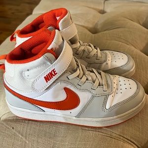 Nike court borough, size 1.5Y